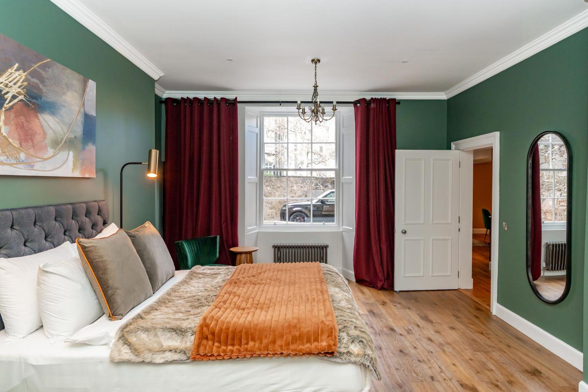 Dragon Suites Luxury Apartments At 9 Albyn Place EDI Exterior photo