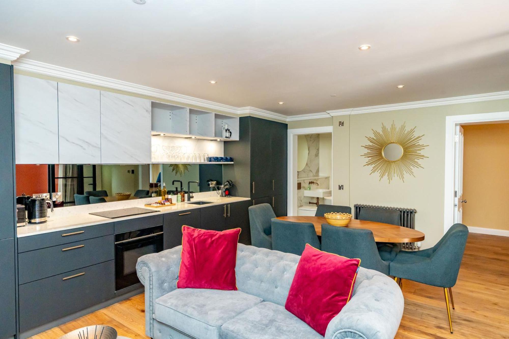 Dragon Suites Luxury Apartments At 9 Albyn Place EDI Exterior photo