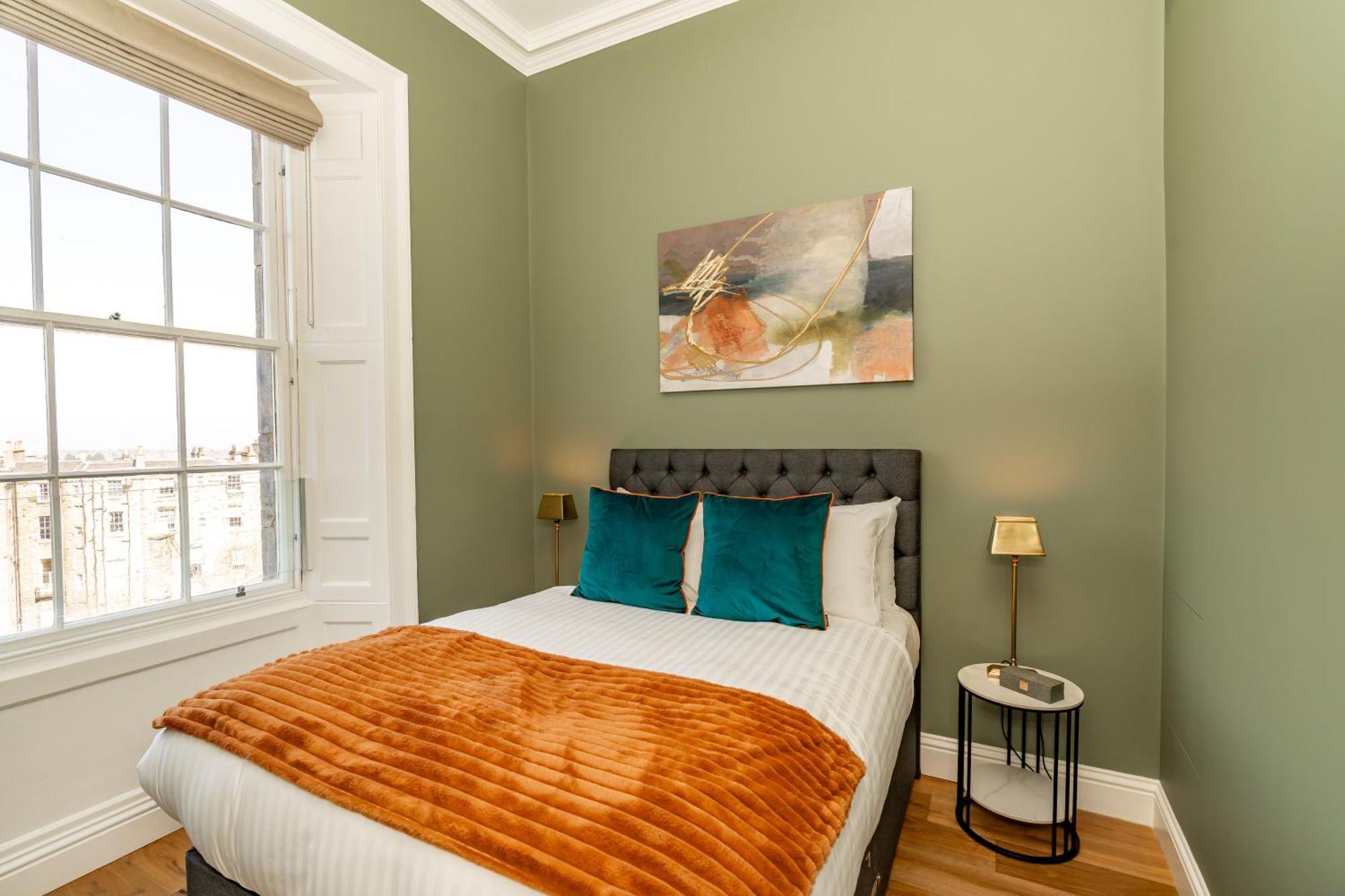 Dragon Suites Luxury Apartments At 9 Albyn Place EDI Exterior photo