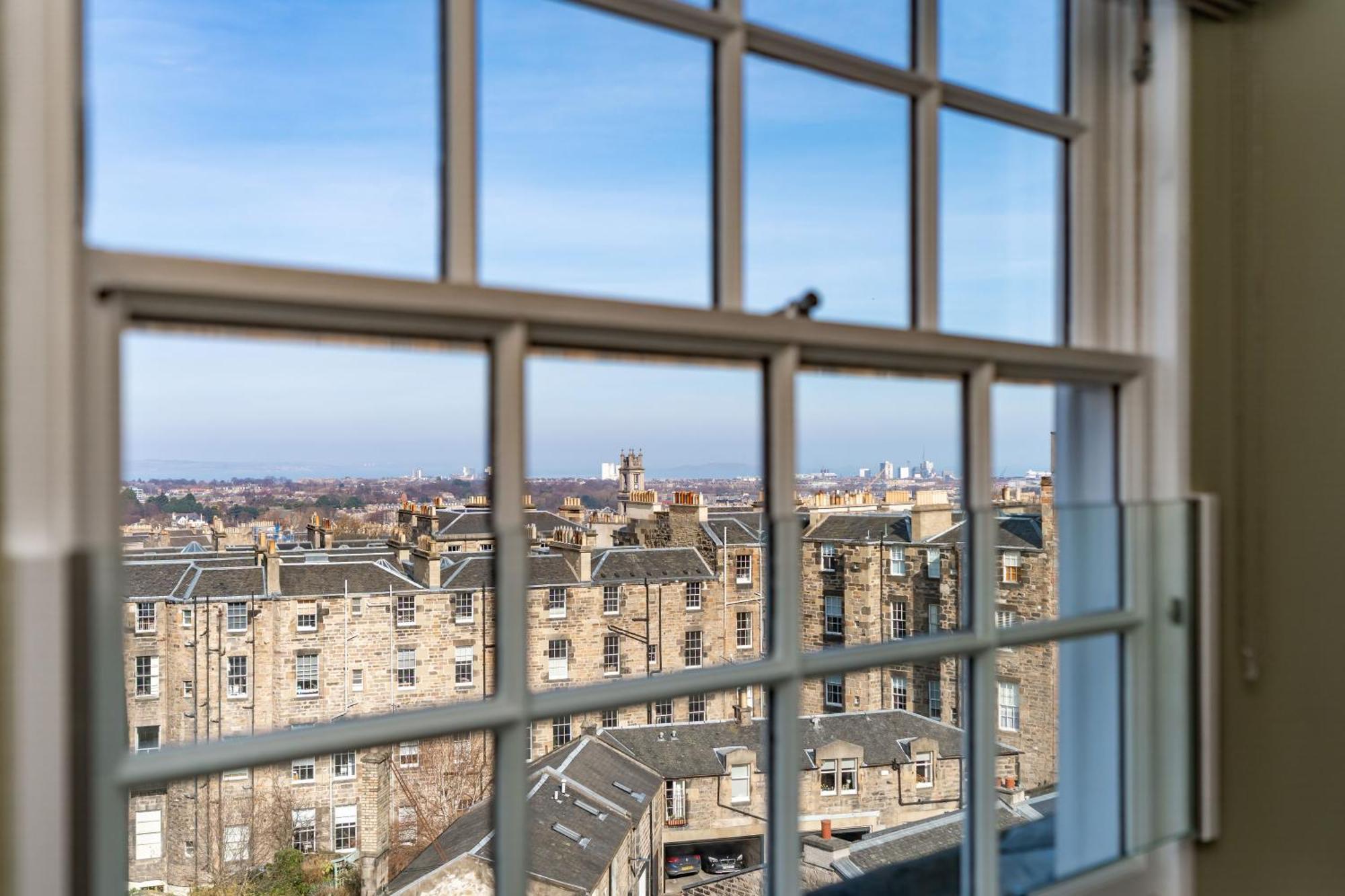 Dragon Suites Luxury Apartments At 9 Albyn Place EDI Exterior photo