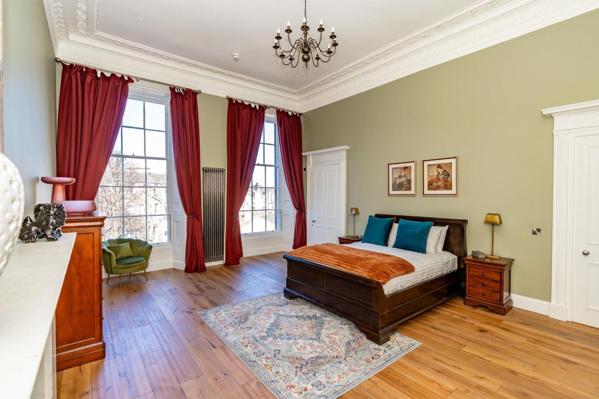 Dragon Suites Luxury Apartments At 9 Albyn Place EDI Exterior photo